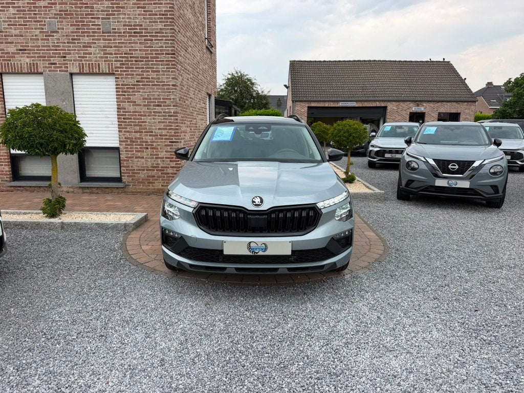Skoda Kamiq 1.0 TSI 115PK DSG Selection + BLACK/PACK NIEUW, Auto's, Skoda, Automaat, Stof, Bedrijf, 5 zetels
