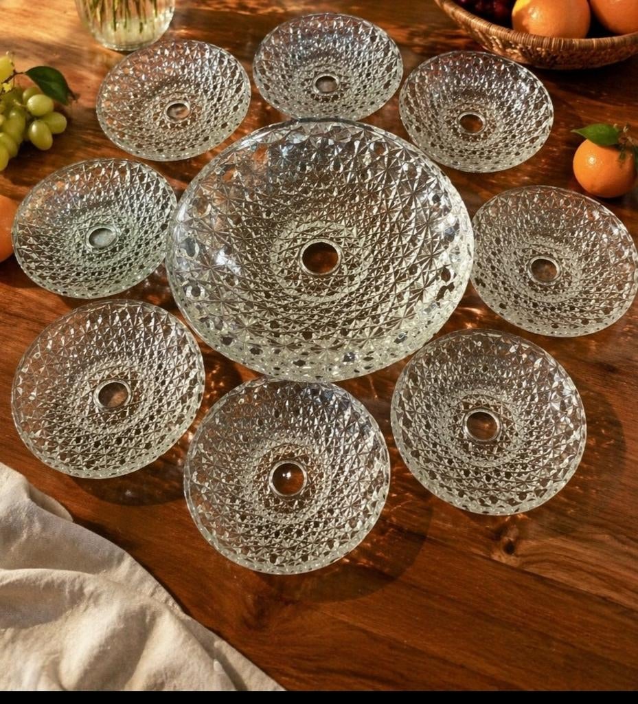 Set kopjes + grote schaal van bewerkt glas, Huis en Inrichting, Ophalen