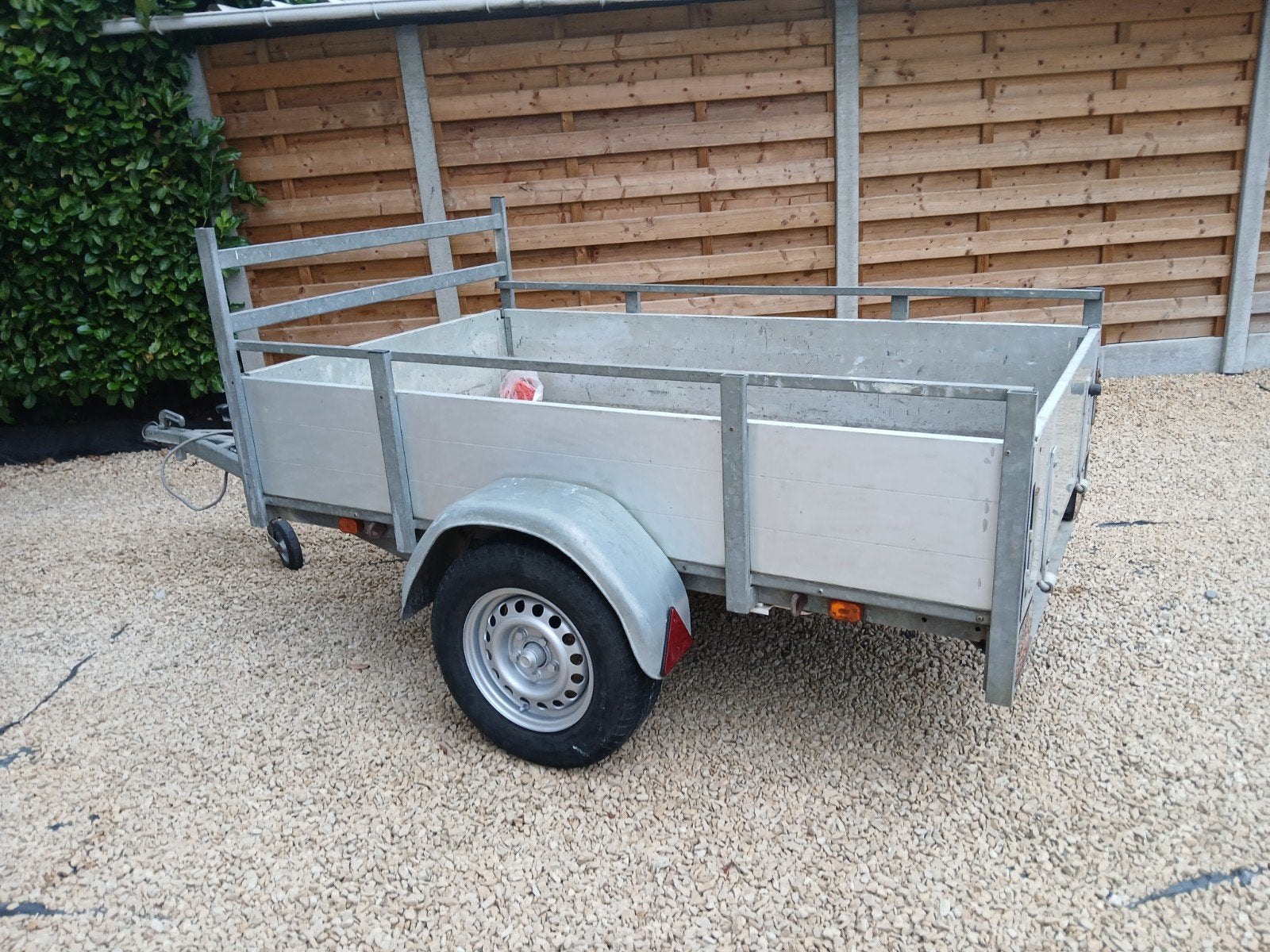 aluminium enkelasser 205l x 120 b 750 kg ongeremd, Ophalen