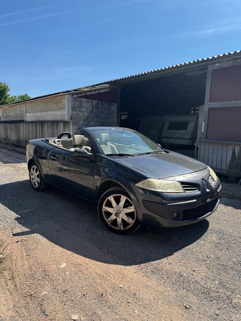 Renault Mégane Cabriolet – 2006 – 2.0 – 96.000 km - gekeurd, Auto's, 1998 cc, Beige, Cabriolet, Beige