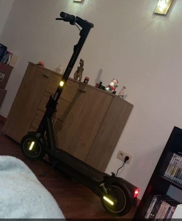 TROTTINETTE ÉLECTRIQUE SEGWAY NINEBOT MAX G2 E POWERED, Enlèvement