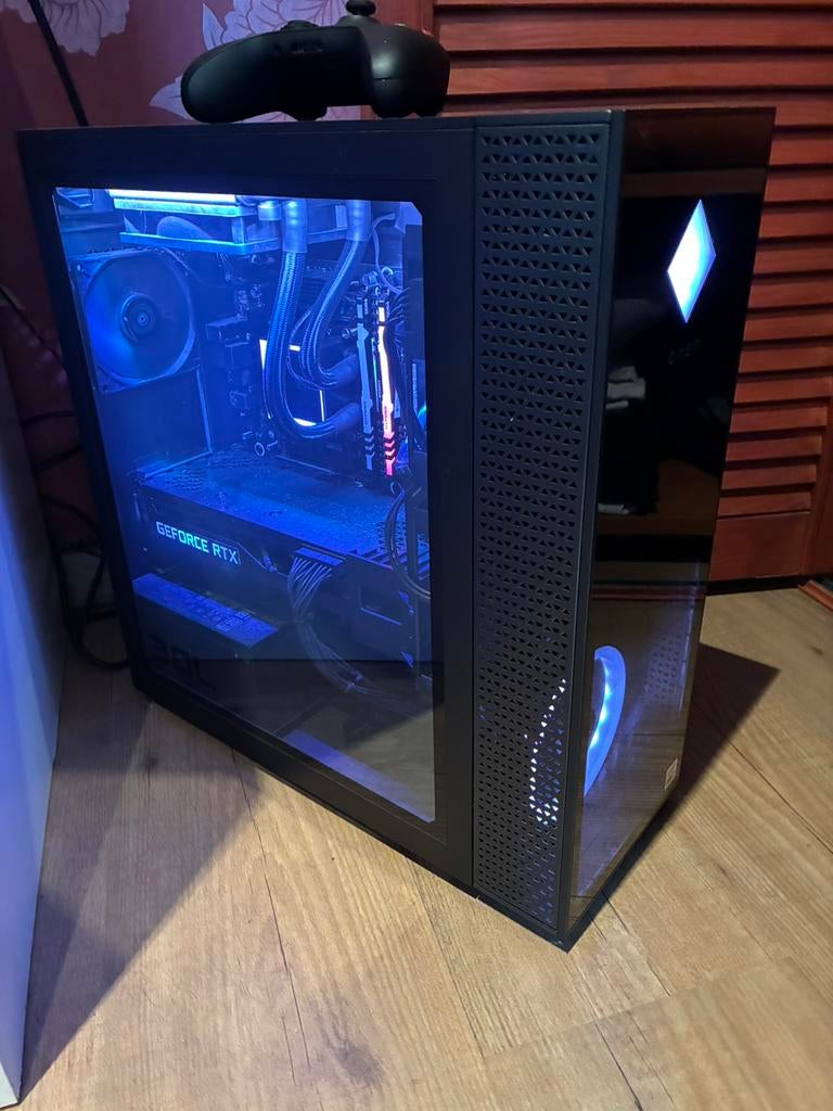 Game pc met 2 monitoren, Computers en Software, Desktop Pc's, Ophalen, Zo goed als nieuw, Gaming