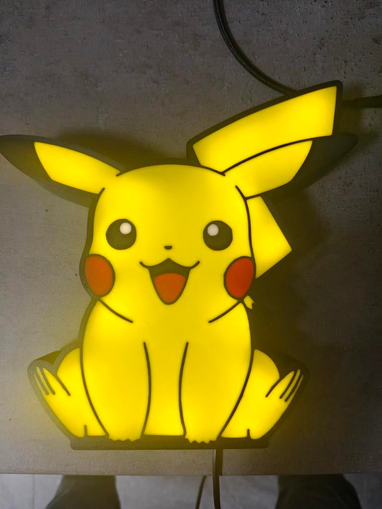 Lampe LED Pikachu imprimée en 3D, Hobby & Loisirs créatifs, Jeux de cartes à collectionner | Pokémon, Comme neuf, Autres types