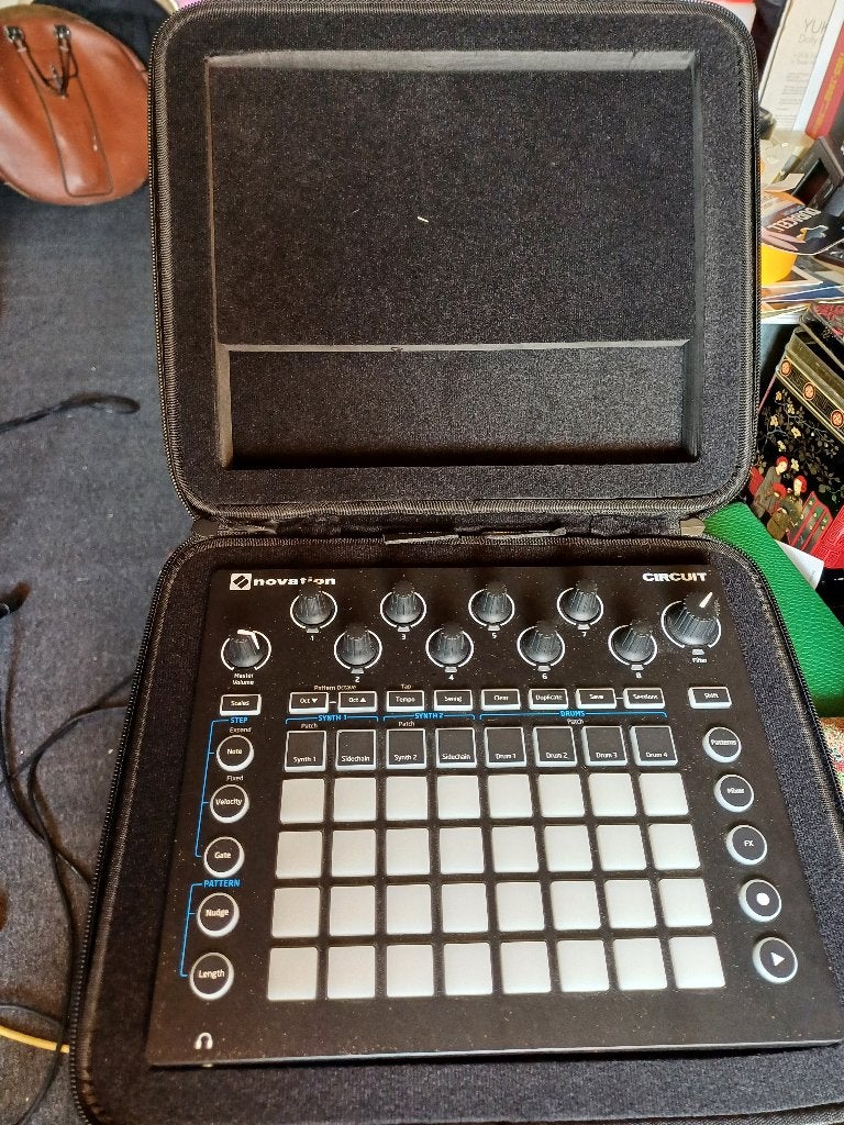 Novation Circuit Original, Muziek en Instrumenten, Synthesizers, Ophalen, Gebruikt, Novation