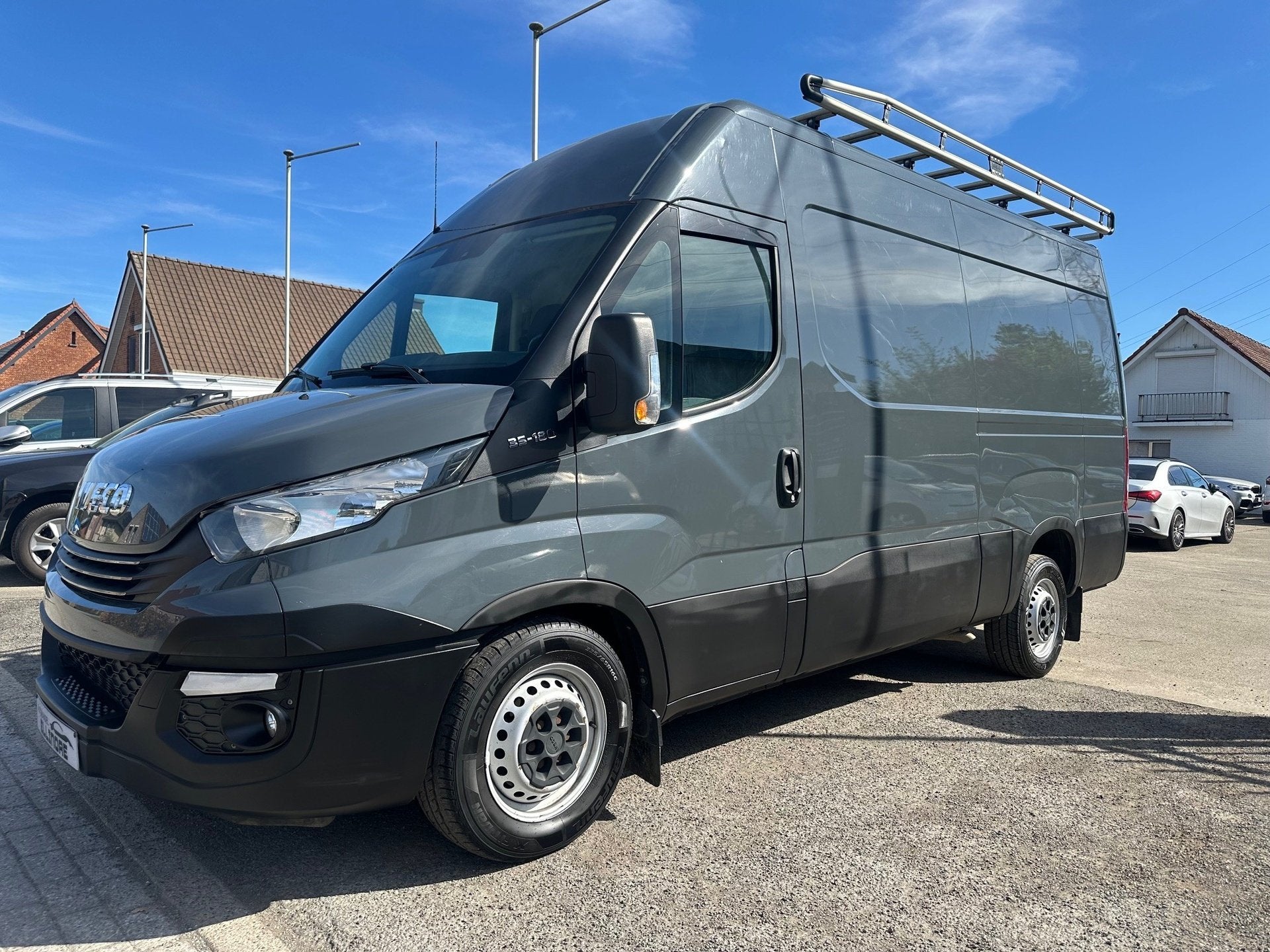 Iveco Daily 3.0 Turbo 35S18V Hi-Matic Automaat 3 Zit Camera, Auto's, Stof, 4 cilinders, https://public.car-pass.be/vhr/761d3a69-c1fd-4b73-baa3-03fba1dfd946
