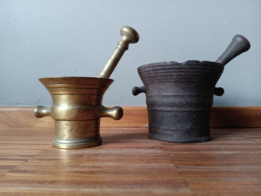 2 antieke vijzels in smeedijzer en koper, Antiek en Kunst, Ophalen of Verzenden, Koper