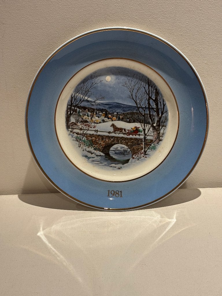 Assiette collection Noël Avon 1981 fabriquée en Angleterre, Enlèvement