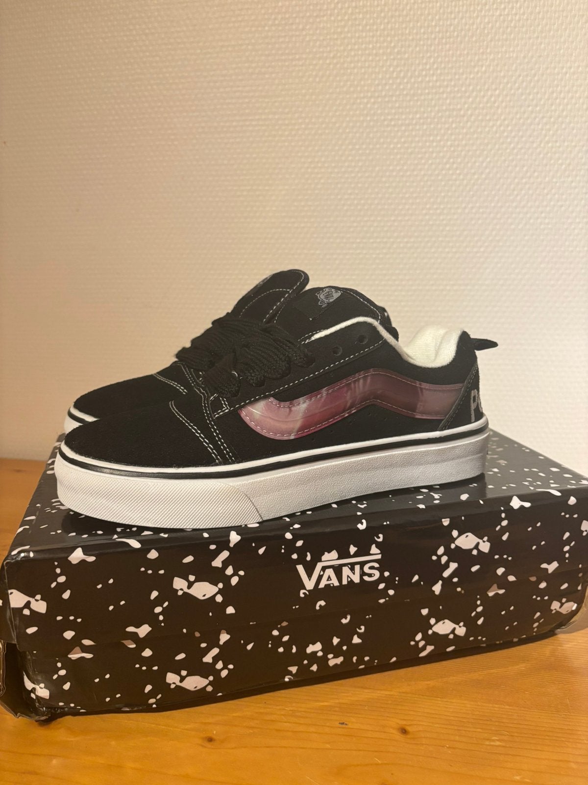 Vans Peaches, Envoi, Comme neuf