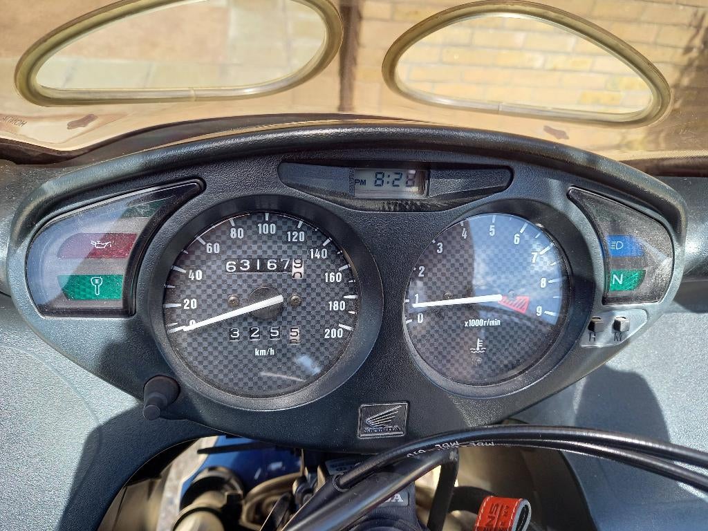 Honda deauville NT650V BLAUW, Motoren, Motoren | Honda, Cardan-aandrijving, 2 cilinders, Gebruikt, Particulier