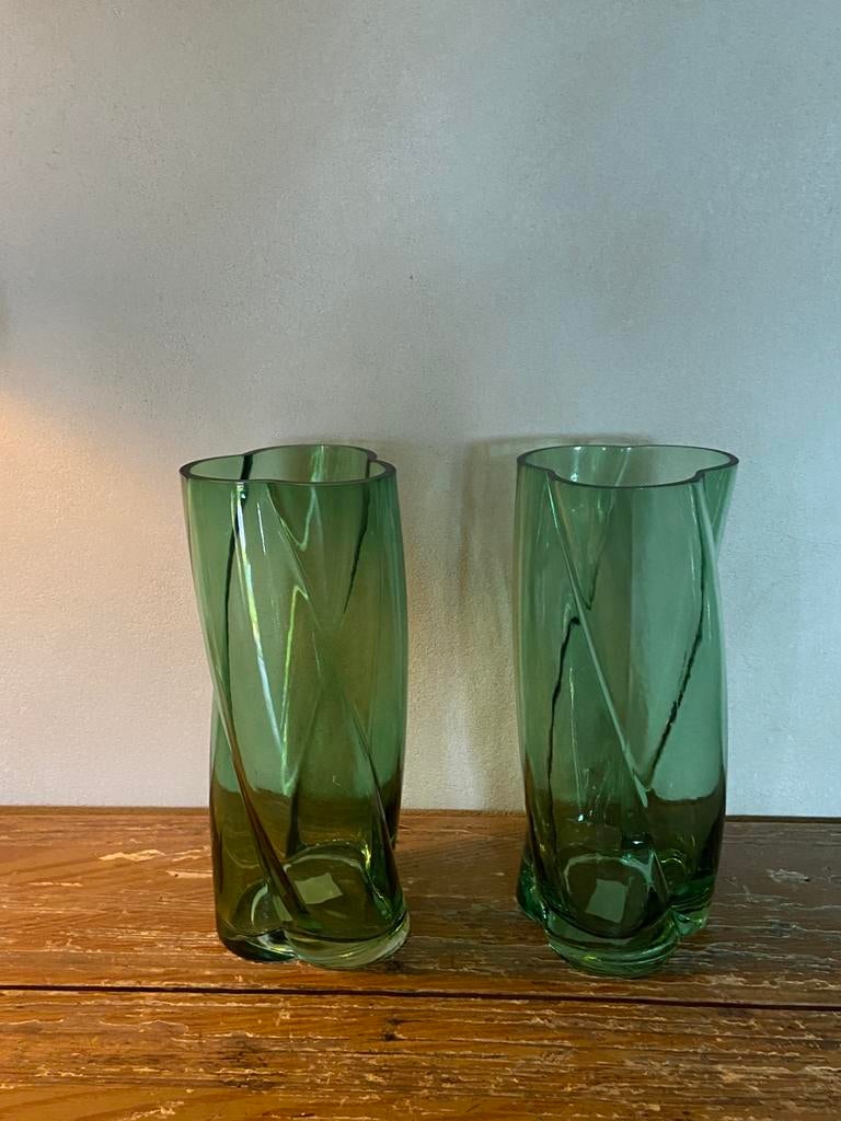 Mooie nieuwe groene glazen vaas, merk Sanny vase., Ophalen, Nieuw, Glas, Minder dan 50 cm