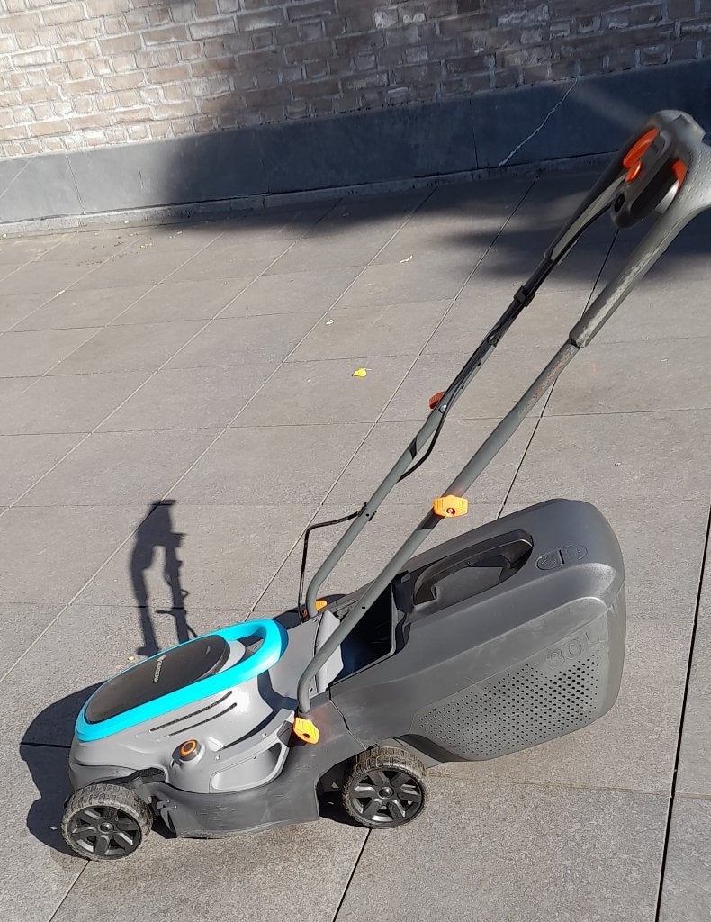 Tondeuse Électrique Gardena, Jardin & Terrasse, 30 à 39 cm, Enlèvement, Utilisé, Bac de ramassage