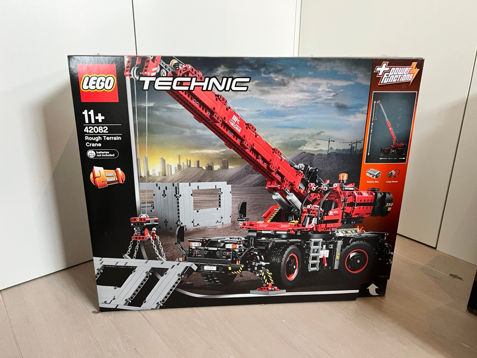 Lego technic 42082 rough terrain crane, Ophalen, Lego, Zo goed als nieuw, Compleet