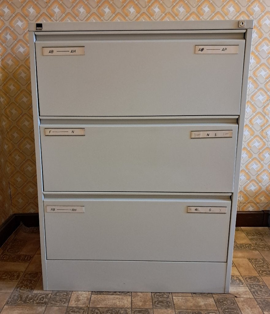 Armoire à dossiers suspendus – 3 tiroirs double rangée, Industriel - mobilier professionnel en acier, Enlèvement, Utilisé, 50 à 100 cm