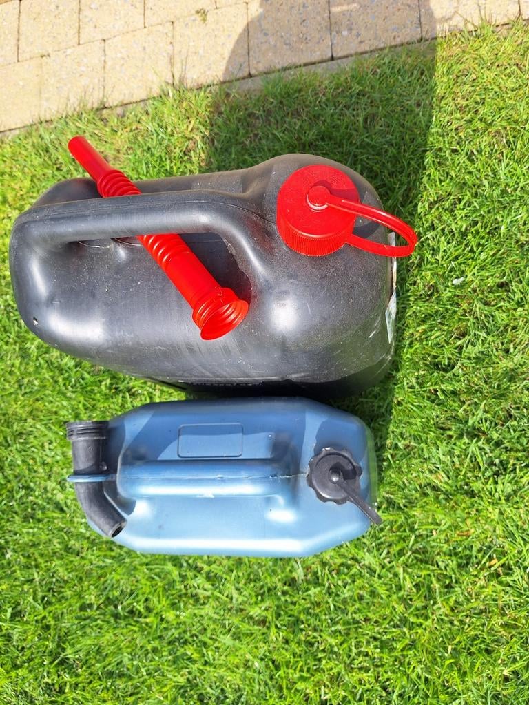 Jerrycans, Ophalen