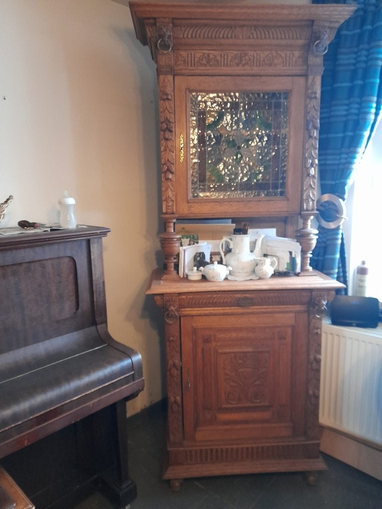 meuble à tête de lion, Enlèvement