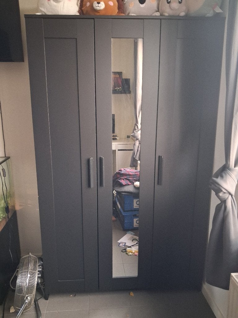 BRIMNES Kledingkast met 3 deuren, zwart, 117x50x190 cm, 25 à 50 cm, Comme neuf, Avec porte(s), Modern