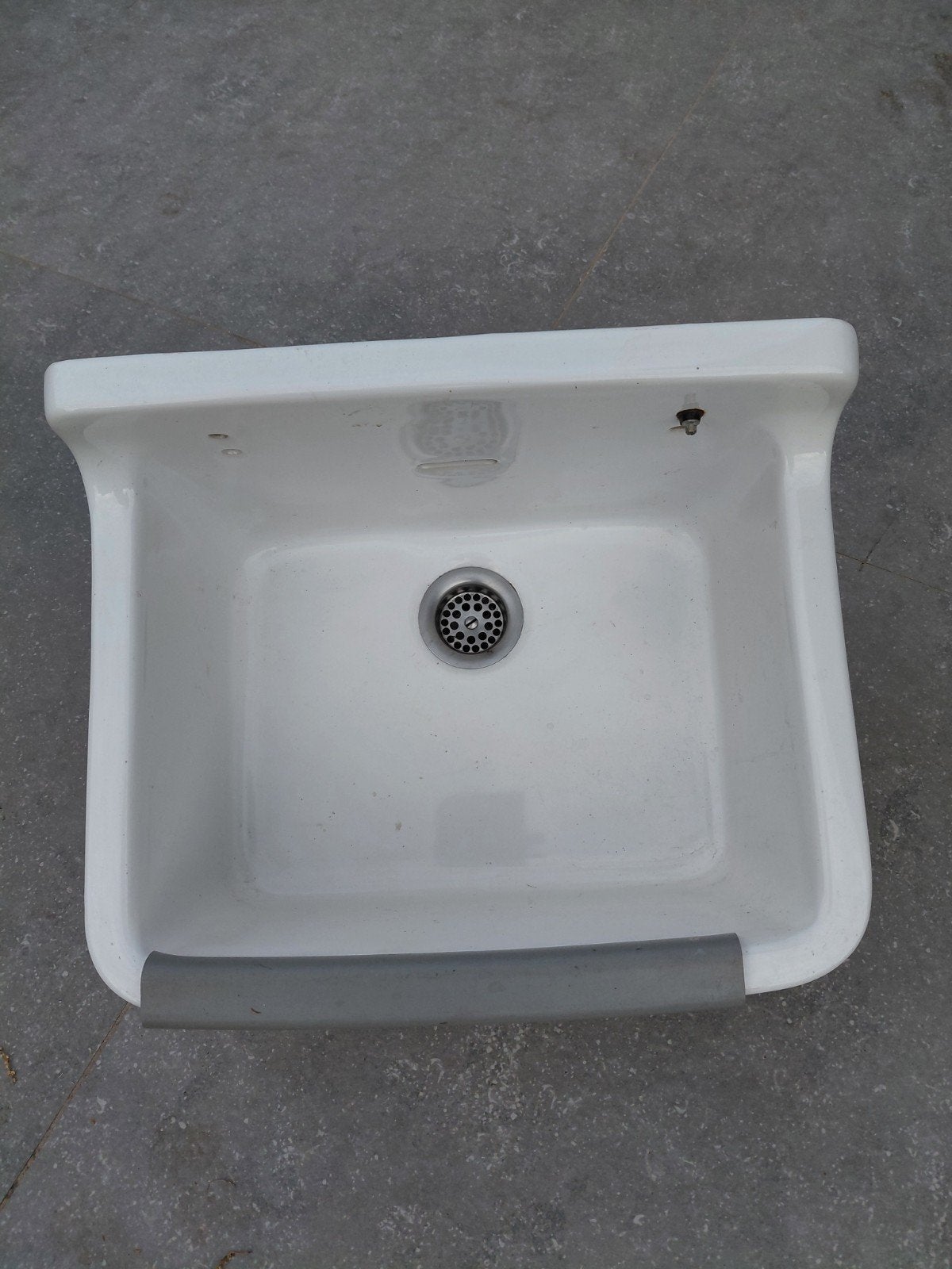 Spoelbak garage, Ophalen