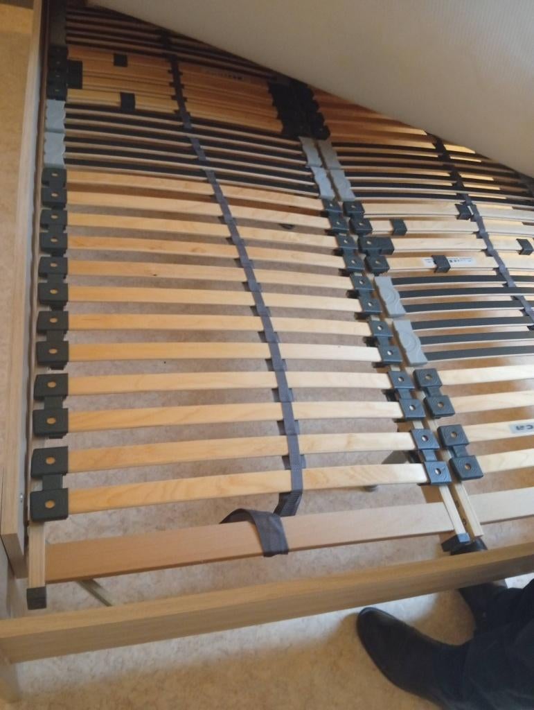 vend lit et garde robe, Brun, Enlèvement, 200 cm, Bois