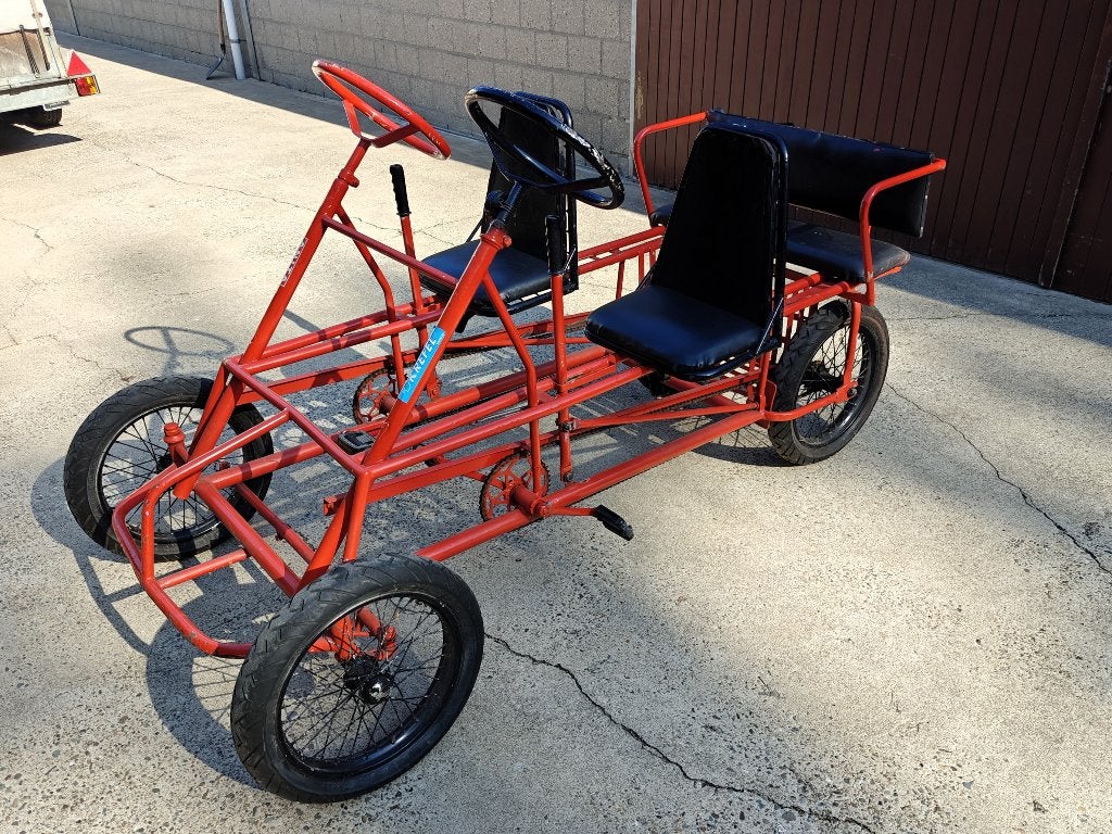 Grote 4-Persoons Familiefiets / Skelter / Go-kart (Rood), Kinderen en Baby's, Speelgoed | Buiten | Skelters, Ophalen, Gebruikt