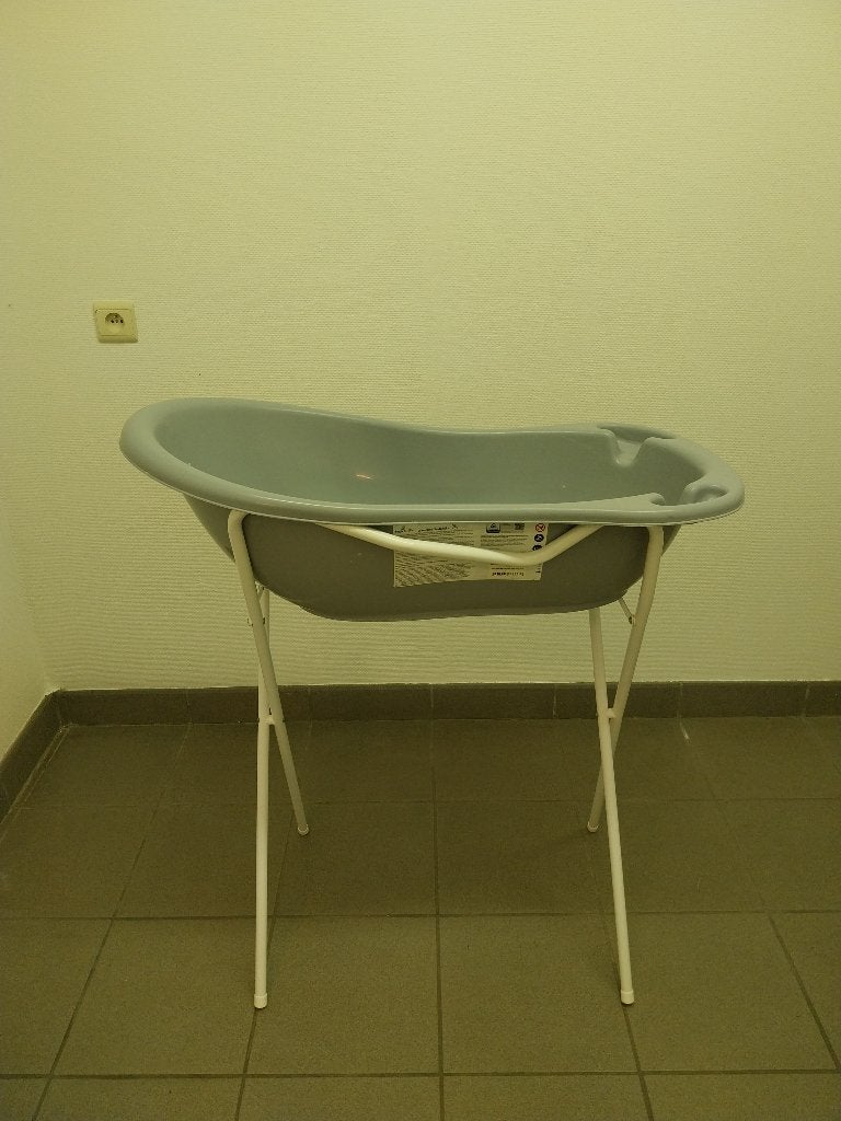 Baignoire pour bébé + table à langer, Enlèvement, Utilisé