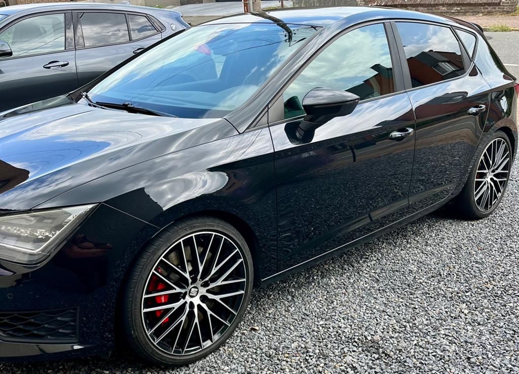 SEAT Leon Cupra 280, Autos, Seat, Particulier, Leon, Essence, 5 portes, Automatique, Noir, Alcantara, Entretenue par le concessionnaire