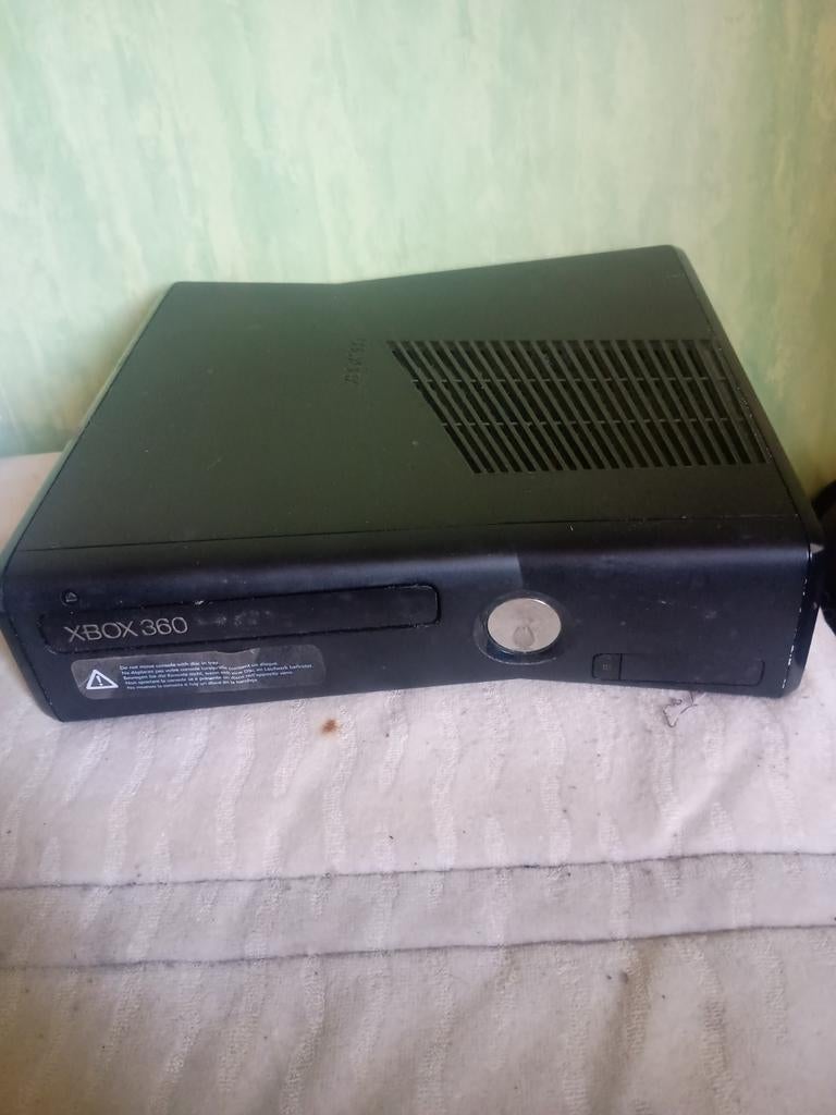 Xbox 360 console, Games en Spelcomputers, Spelcomputers | Xbox 360, Ophalen of Verzenden, Zonder controller, 250 GB, Gebruikt