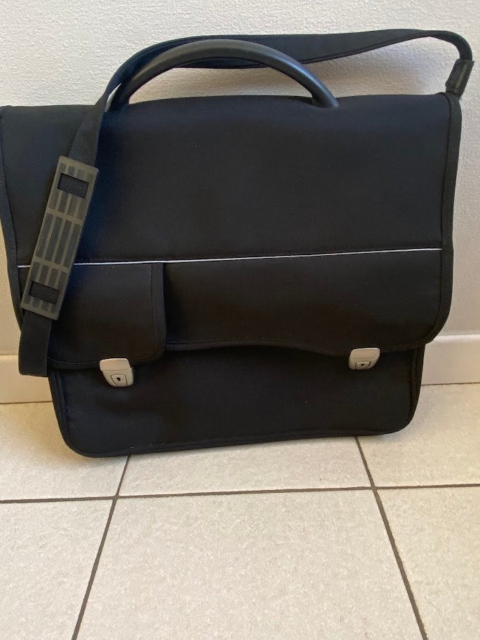 Nieuwe uiterst geriefelijke zwarte boekentas/schooltas, Ophalen, Zwart, Aktetas of Boekentas, Nieuw