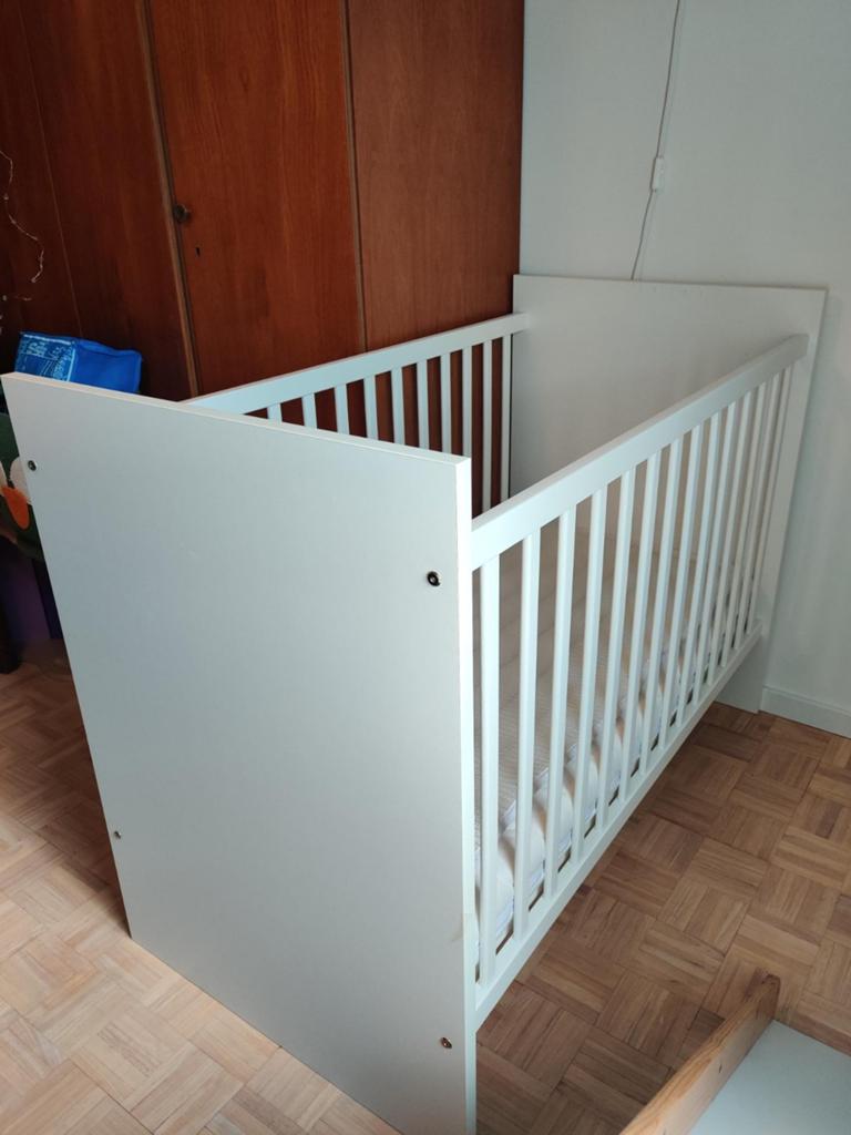 Babybed met lade en matras 60x120, Kinderen en Baby's, Babywiegjes en Ledikanten, Ophalen, Zo goed als nieuw, Wieg