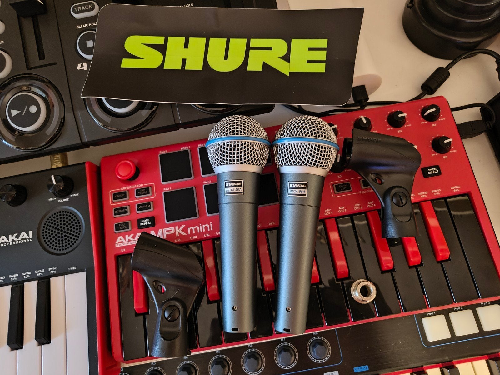 2 x Shure Beta 58A dynamische microfoon, Muziek en Instrumenten, Ophalen of Verzenden