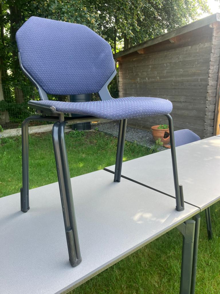 Tafel en stoelen, Ophalen, Zo goed als nieuw, Stof
