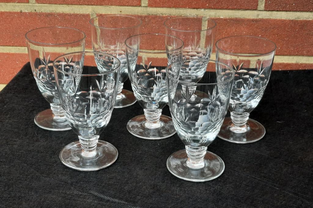 7 verres en cristal taillé., Enlèvement ou Envoi