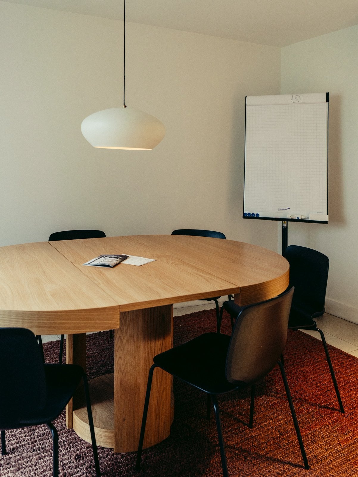 KAVE HOME Artis uitschuifbare ronde eettafel – eik, Ophalen