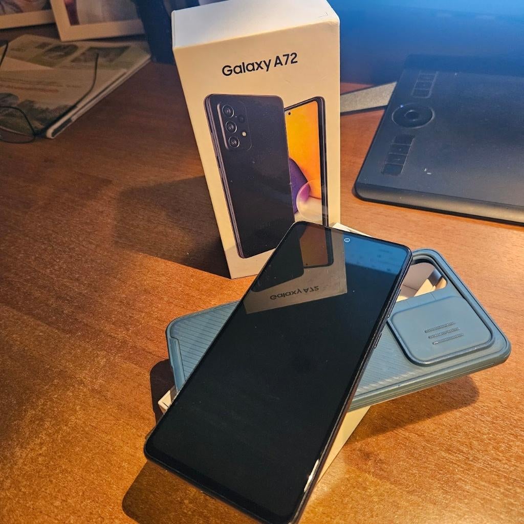 GSM Samsung Galaxy A72 met hoesje, Telecommunicatie, Mobiele telefoons | Samsung, Zwart, Touchscreen, Ophalen of Verzenden, Zo goed als nieuw