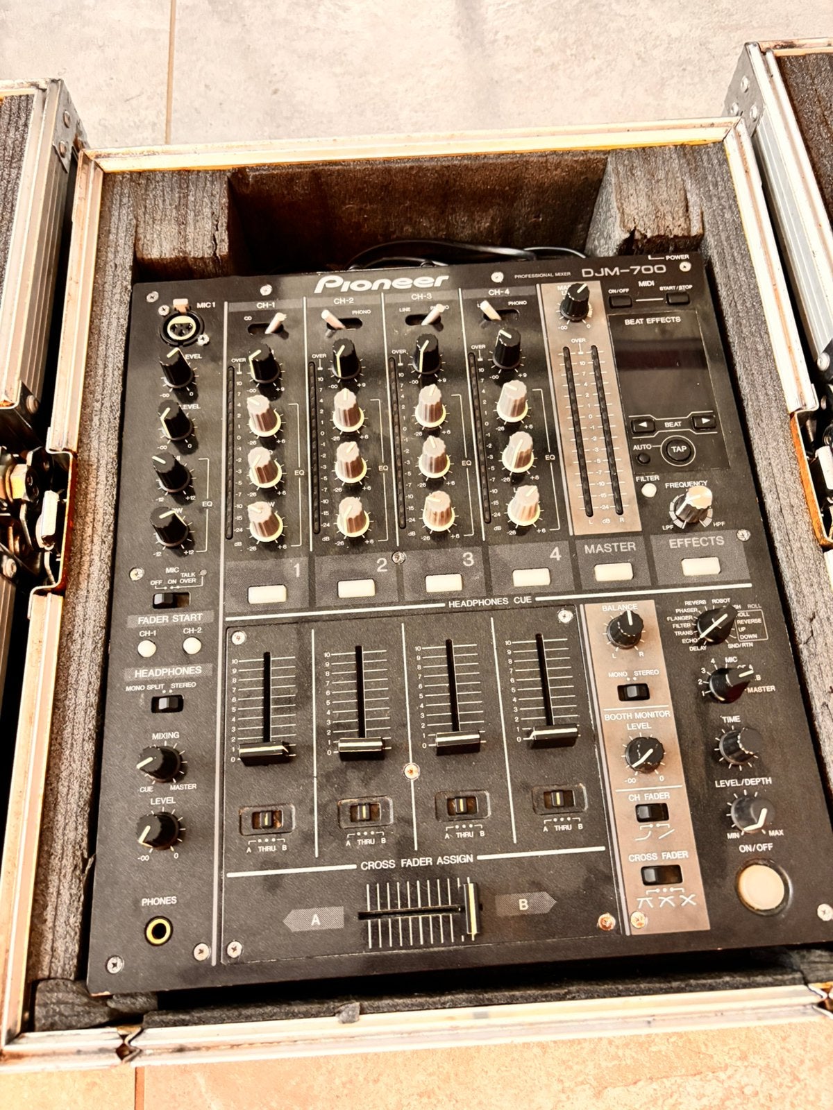 Pack DJ Pioneer – 2 CDJ-2000 + DJM-700 – Avec flight cases, Enlèvement, Comme neuf, Pioneer