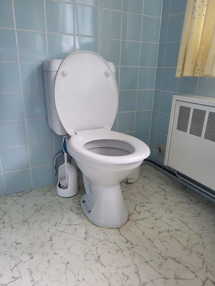 2 wc, Enlèvement, Comme neuf