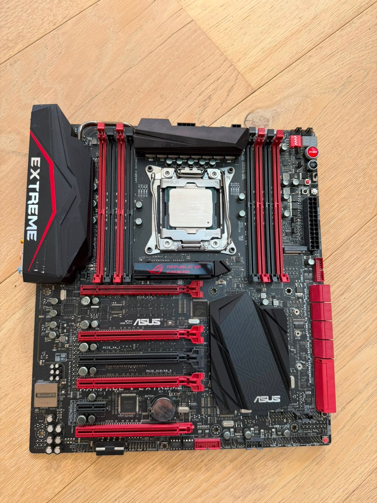 ASUS Rampage V Extreme X99 + Intel i7-5820K, Enlèvement, Comme neuf, Intel