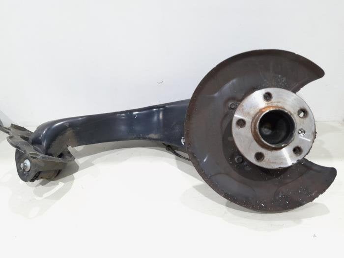 Fusee rechts-achter van een BMW 2-Serie, Gebruikt, -, -, Ophalen of Verzenden