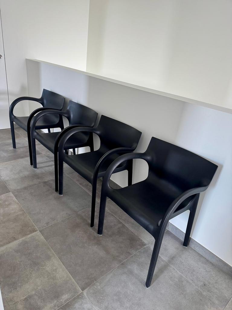 4 design stoelen Segis PoppyStar zwart – set van 4, Huis en Inrichting, Stoelen, Ophalen, Zo goed als nieuw, Zwart, Kunststof