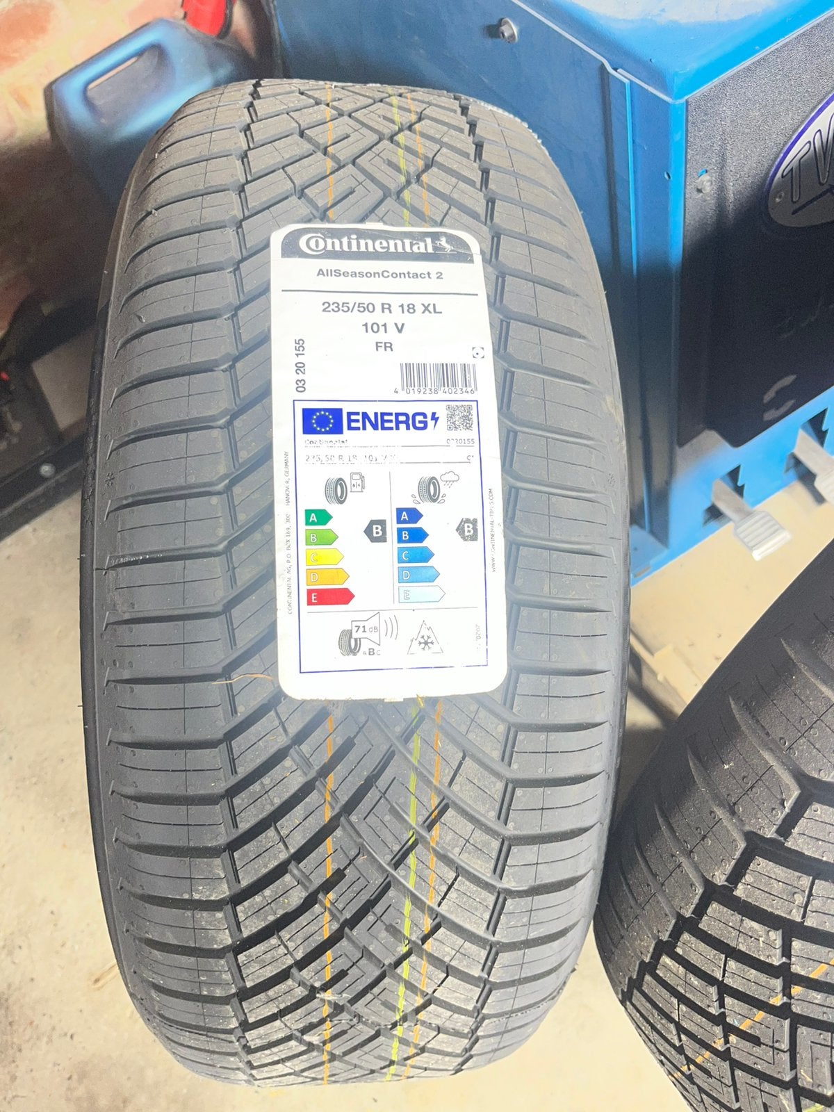 New! 2 x Continental 235/50 R18, Auto-onderdelen, Ophalen