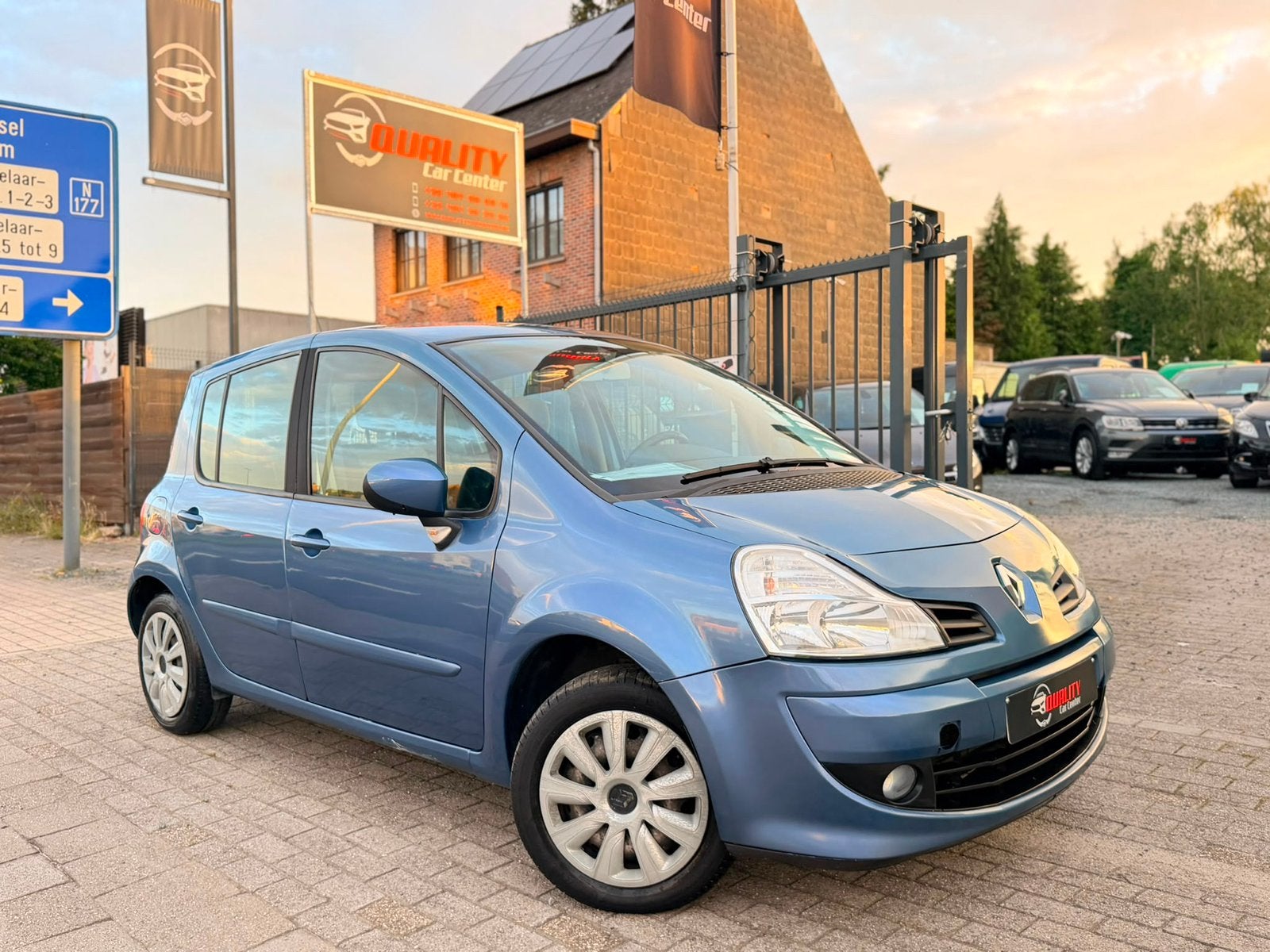 Renault Modus 1.2i 100dkm Airco 1st eigenaar Hoge instap, Auto's, Voorwielaandrijving, Monovolume, 4 cilinders, Blauw