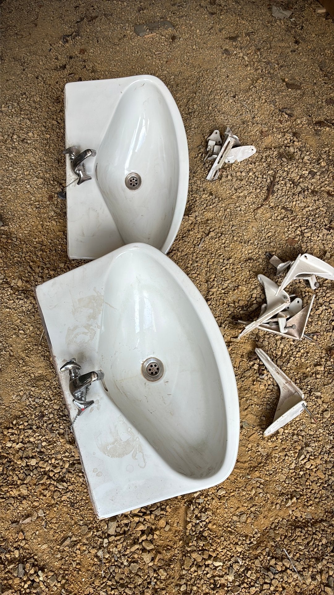 2 lavabo’s en 2 uitgietbakken, Ophalen, Gebruikt