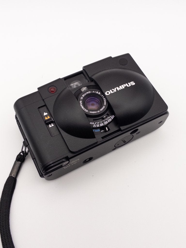 Olympus XA2 + D.Zuiko 35 mm f/3.5 | Testé, TV, Hi-fi & Vidéo, Enlèvement ou Envoi, Comme neuf, Compact, Olympus