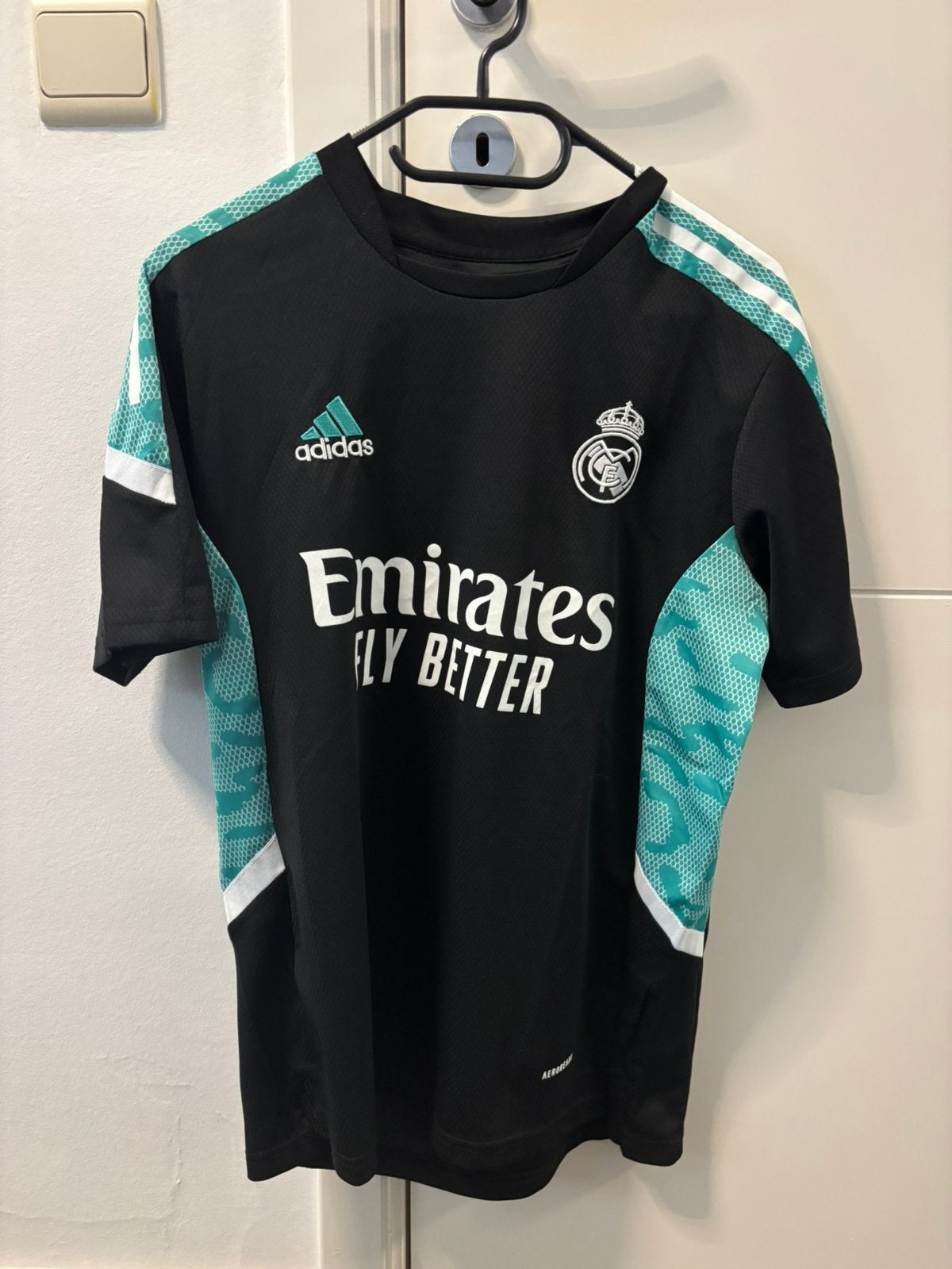 Real Madrid training shirt, Envoi, Comme neuf, Maillot
