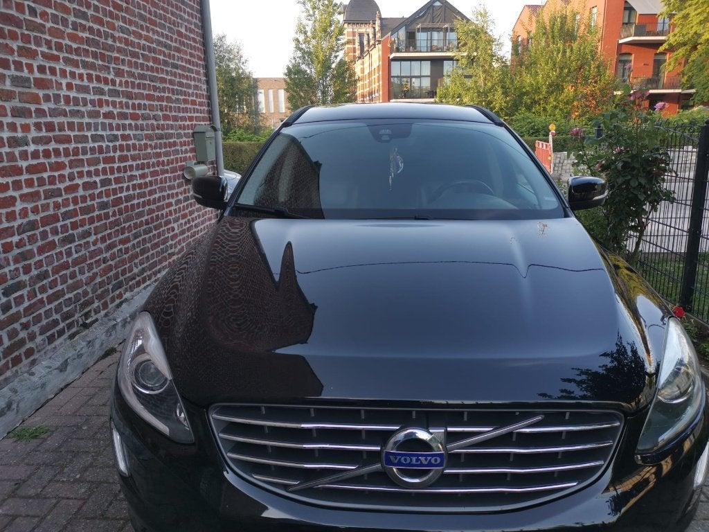 Volvo XC60 – Diesel 2.0 – 150 ch – Full Options, Autos, Volvo, Cuir, Achat, Boîte manuelle, Noir