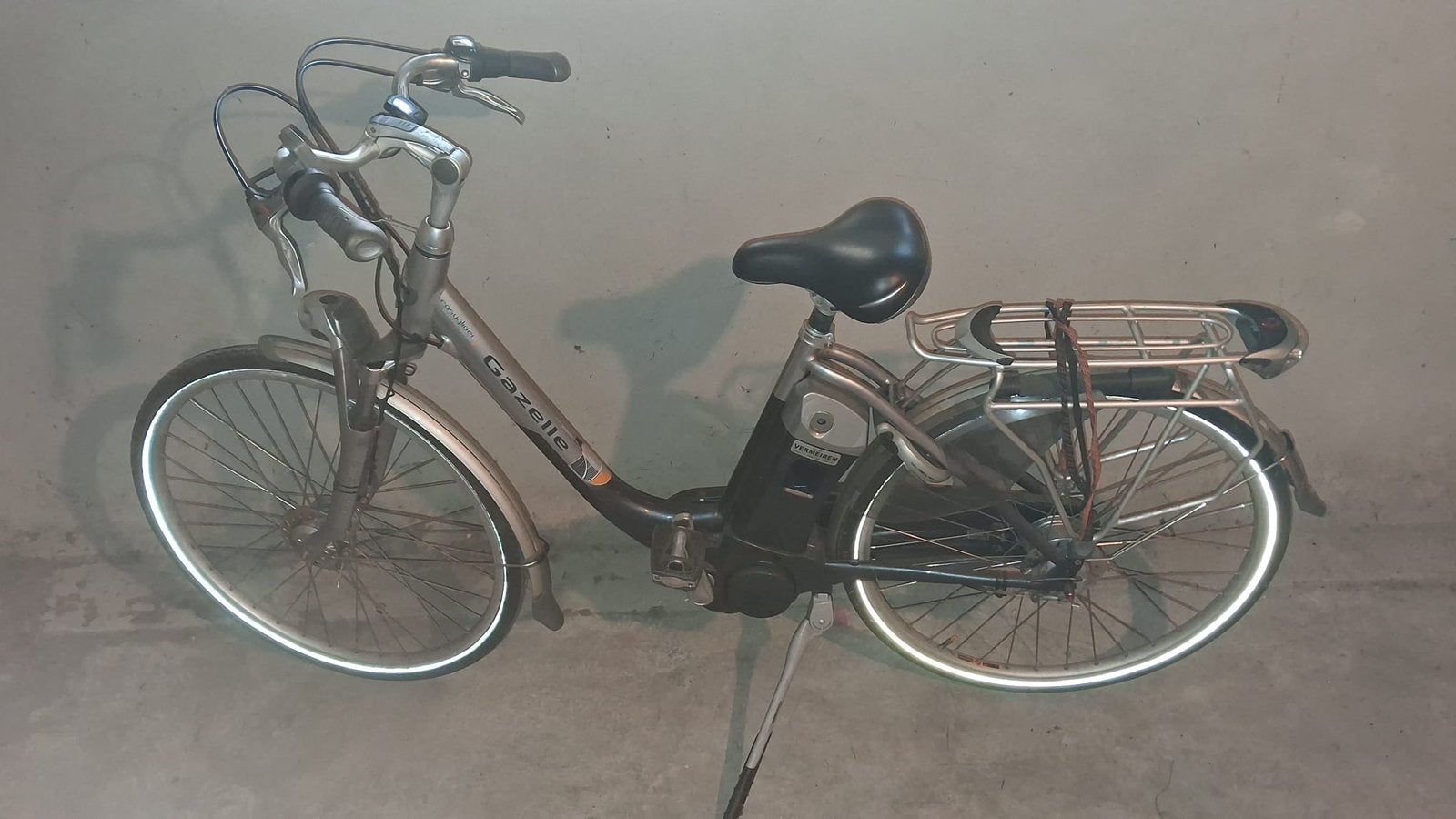 Elektrische gazelle herenfiets en damesfiets, Fietsen en Brommers, Ophalen, Zo goed als nieuw, Gazelle