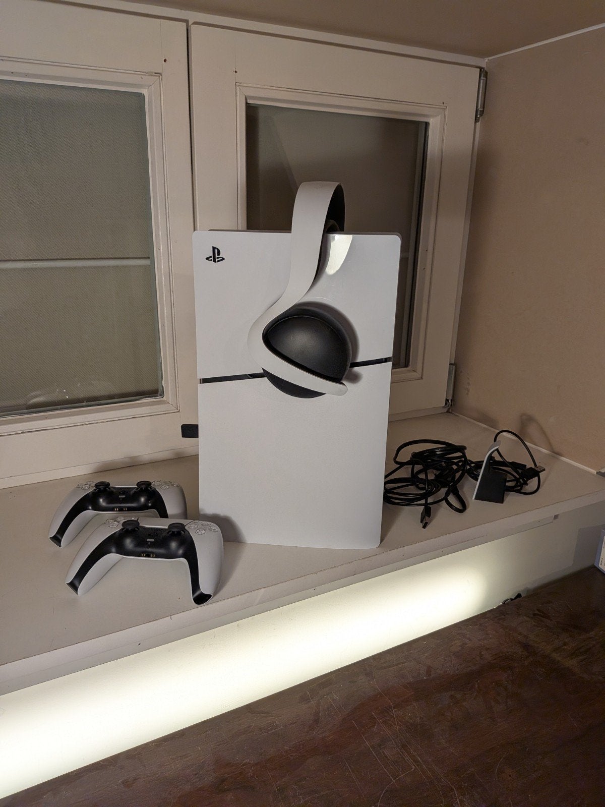 Playstation 5 digital met 2 bakjes, Ophalen, Zo goed als nieuw