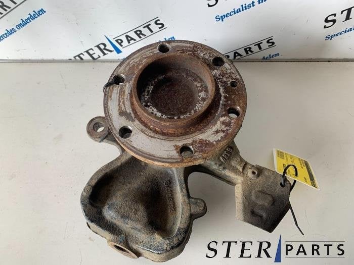 Fusee rechts-voor van een Mercedes Sprinter, Gebruikt, -, Ophalen of Verzenden, -