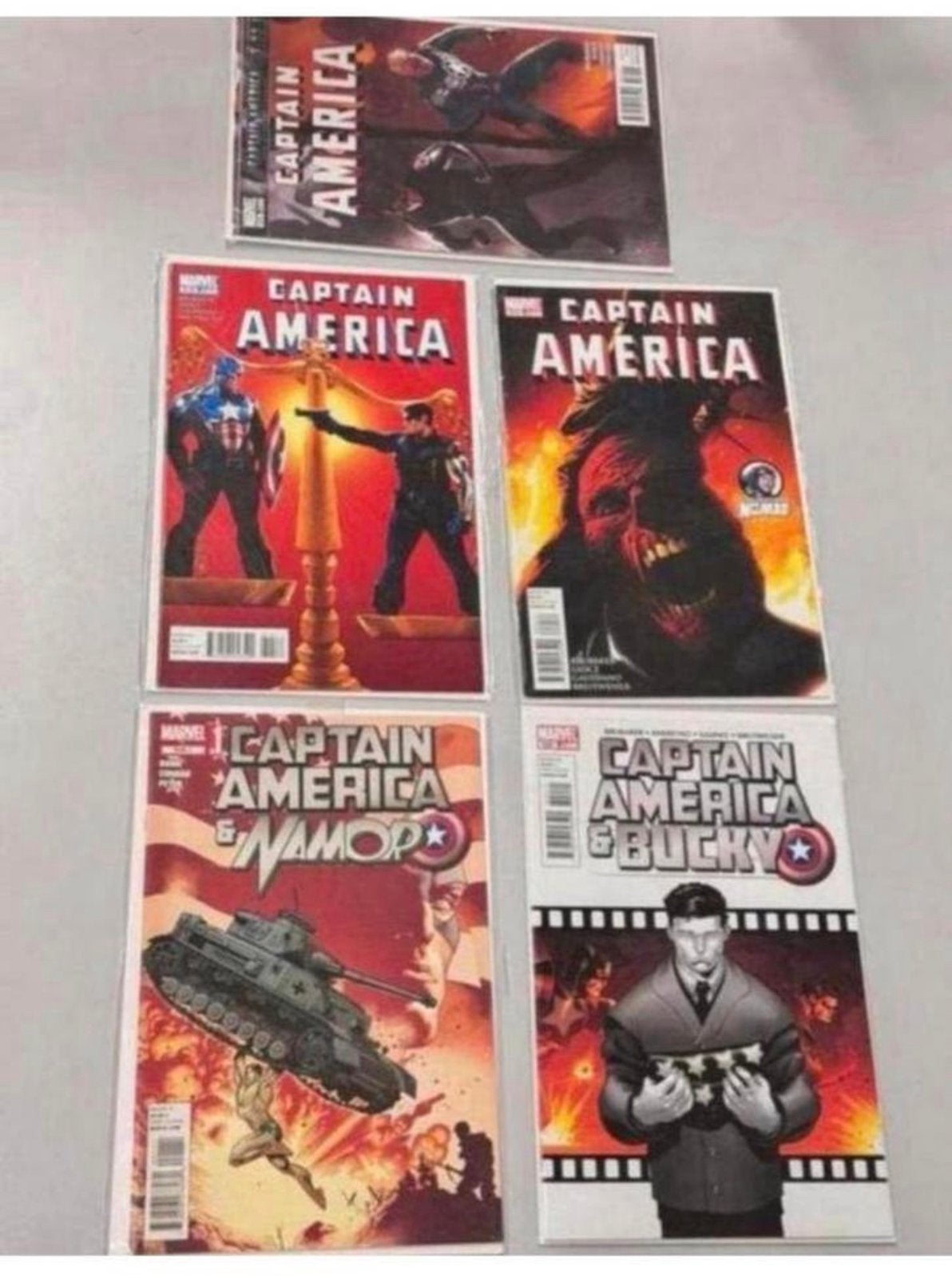 5x comic comics Captain America 2011-12 615 614 620 635 619, Boeken, Strips | Comics, Zo goed als nieuw, Meerdere comics, Amerika