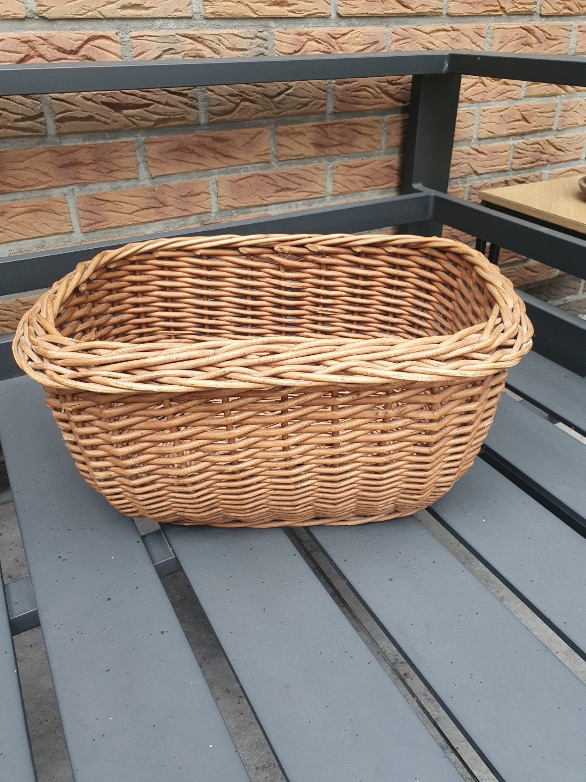 Rieten opbergmand, Ophalen