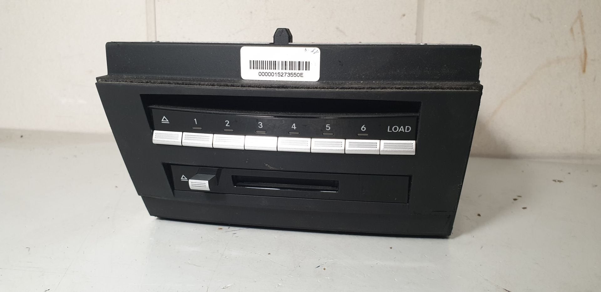 Autoradio Becker Comand pour Mercedes-Benz Classe S W221, ch, Mercedes-Benz AG, Mercedes-Benz, Utilisé, Mercedesstrasse 120
70372  Stuttgart, DE